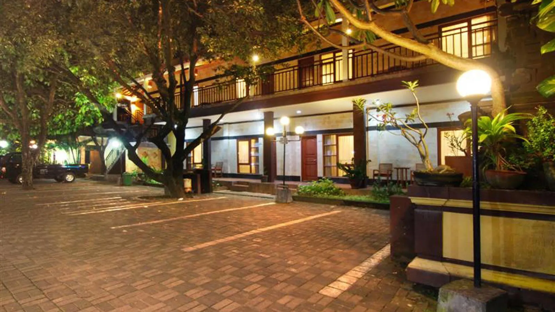 Yulia Beach Inn Kuta Kuta  Hotel